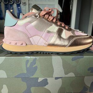 Like new Valentino Rockstud Sneakers Camo Gold/Pink Size EU 38